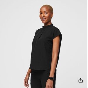 FIGS Women's Rafaela™ - Oversized Scrub Top (Espresso 1/2)